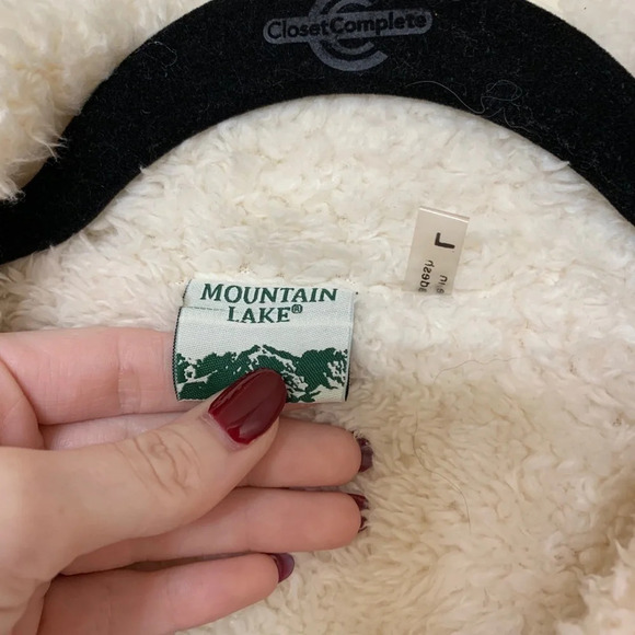 Mountain Lake Sherpa Vest - Picture 2 of 8